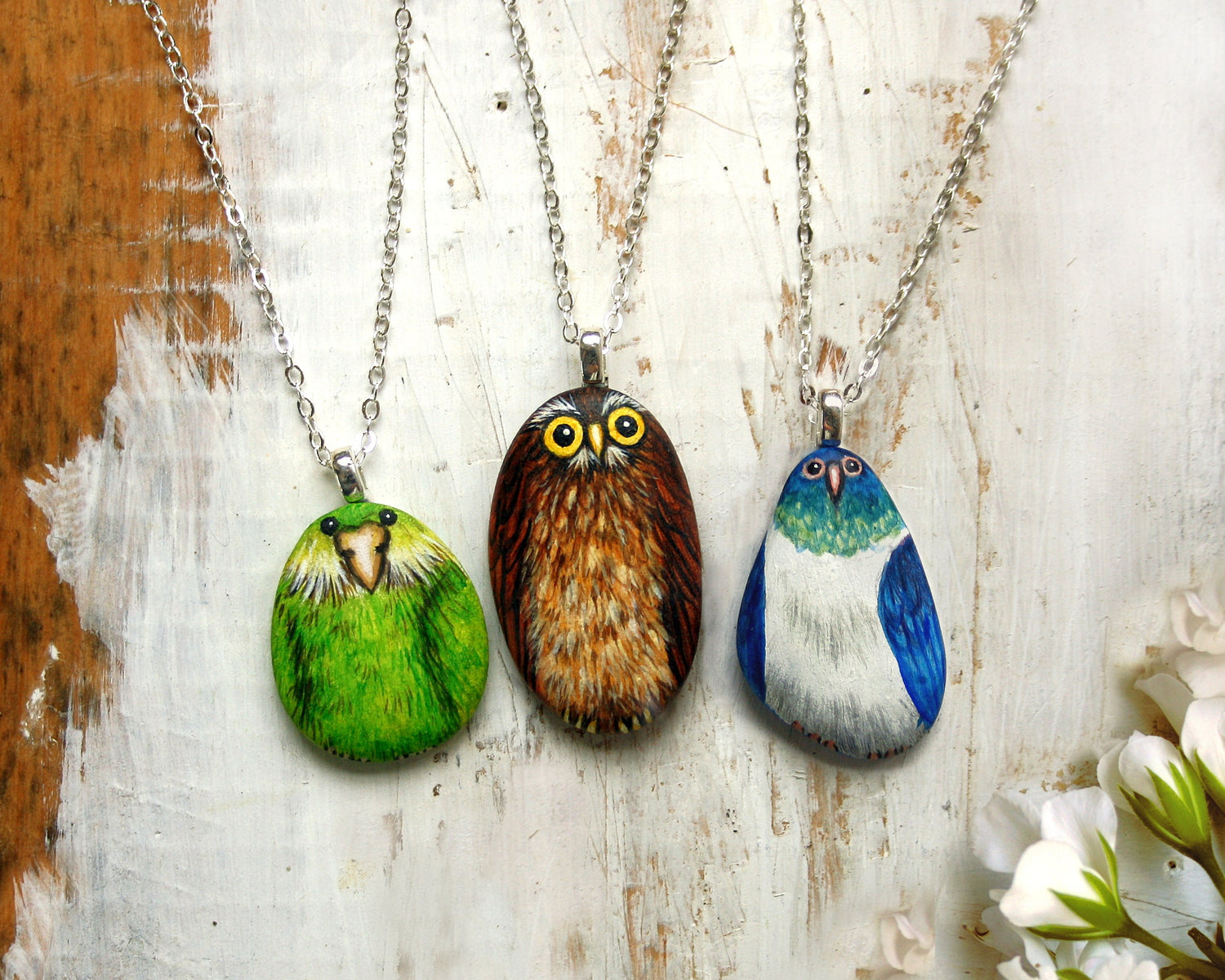 Pebble Jewellery - Pendant Necklaces & Brooches - Kiwiana Gifts NZ