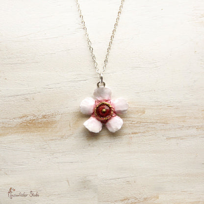 Manuka Flower Necklace