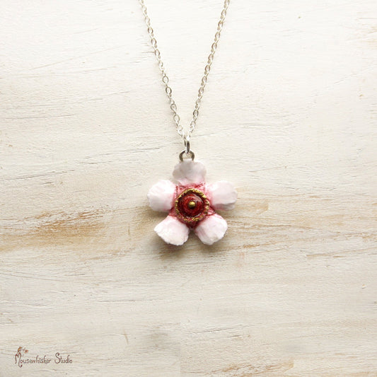 Manuka Flower Necklace