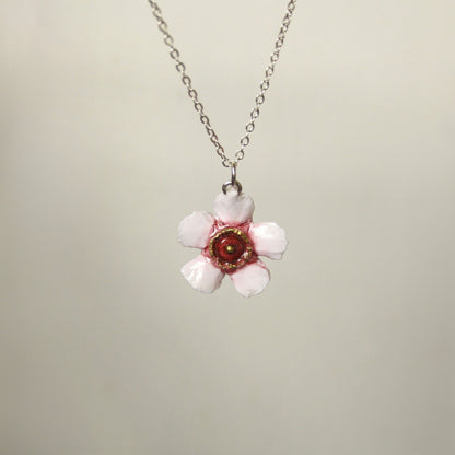 Manuka Flower Necklace